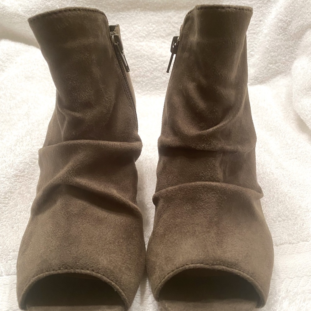 Wedge peep toe heel, olive color. Says six but fits 6 1/2 by Cityclassified